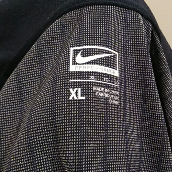 Nike shirt - Picture 4 of 4